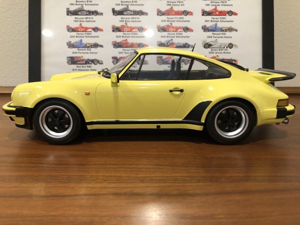 MINICHAMPS - 1/12 - PORSCHE - 911 930 3.0L TURBO COUPE 1977 - LIGHT YELLOW