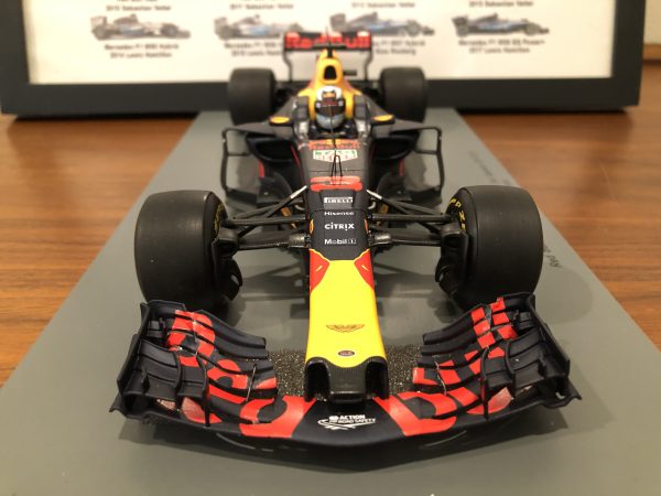 F1 model Spark 1/18 Aston Martin Red Bull Racing RB13 D. Ricciardo #3 3rd Spanish GP 2017 - Image 3