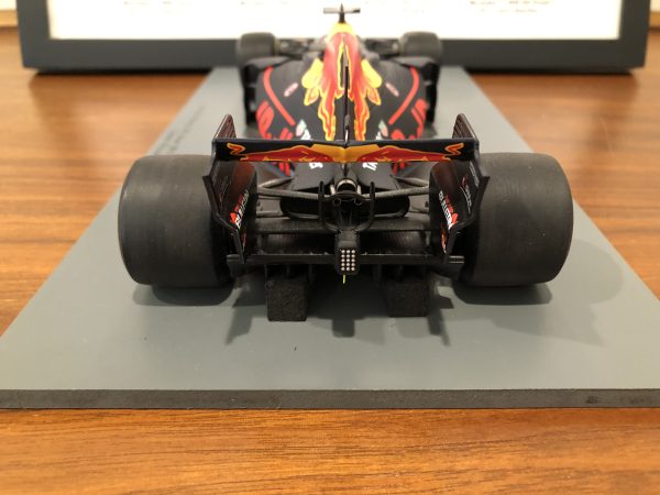 F1 model Spark 1/18 Aston Martin Red Bull Racing RB13 D. Ricciardo #3 3rd Spanish GP 2017 - Image 4