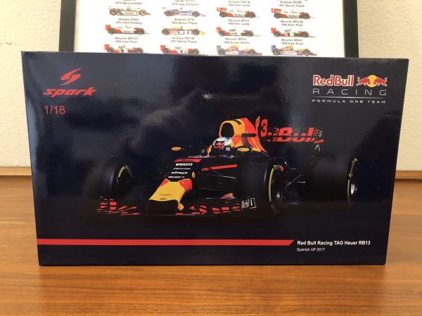 F1 model Spark 1/18 Aston Martin Red Bull Racing RB13 D. Ricciardo #3 3rd Spanish GP 2017 - Image 5