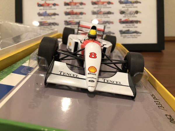 1/18 Minichamps 1993 Formula 1 Ayrton Senna McLaren MP4/8 #8 Winner Australian GP Car Model - Image 2