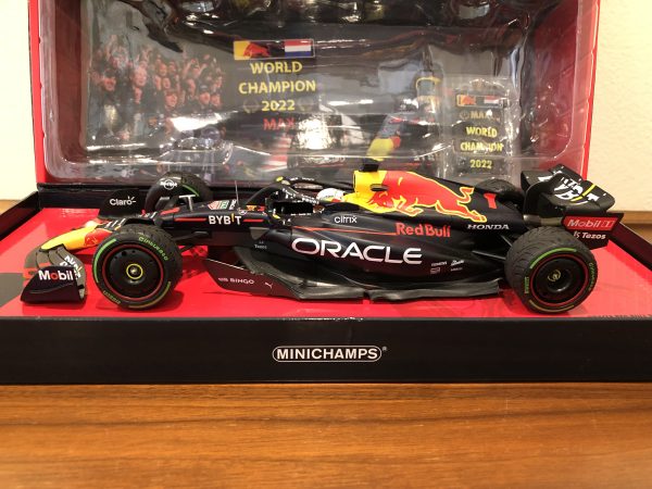 F1 Model Minichamps 1/18 RedBull RB18 Max Verstappen #1 Winner Japanese Gp 2022