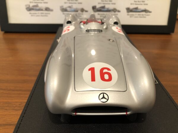 1/18 GP Replicas 1954 Juan Manuel Fangio Mercedes-Benz W196 #16 winner Italian GP Formula 1 World Champion - Image 3