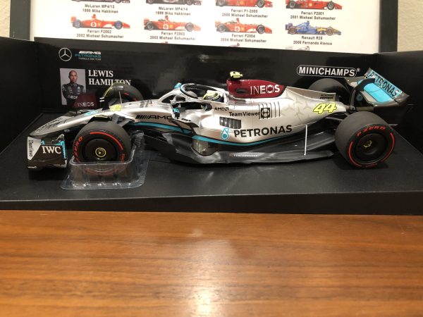 MINICHAMPS 1/18 RESIN MERCEDES AMG PETRONAS TEAM W13 E BRAZILIAN GP 2022 LEWIS HAMILTON #44 NEW IN BOX