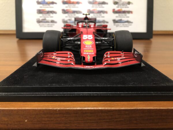 1/18 Looksmart Scuderia Ferrari SF21 No.55 Scuderia Ferrari British GP 2021 Carlos Sainz Jr. - Image 6