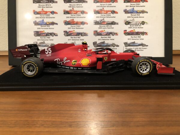 1/18 Looksmart Scuderia Ferrari SF21 No.55 Scuderia Ferrari British GP 2021 Carlos Sainz Jr. - Image 2