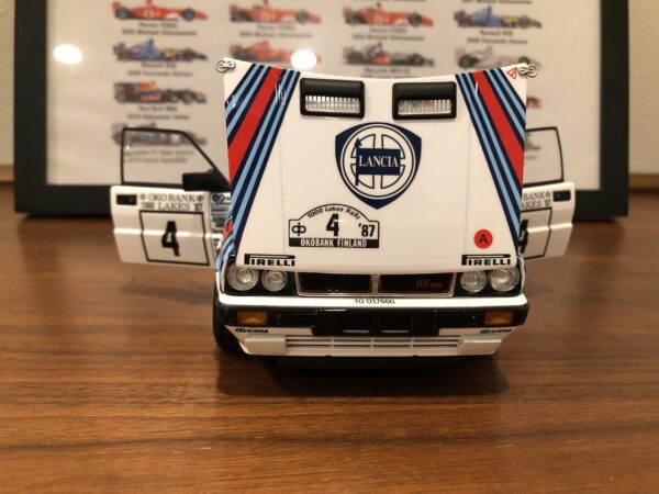 1/18 Kyosho 1987 Lancia Delta HF 4WD #4 Winner 1000 Lakes Rallye Martini Lancia Alén Markku, Kivimäki Ilkka - Image 6