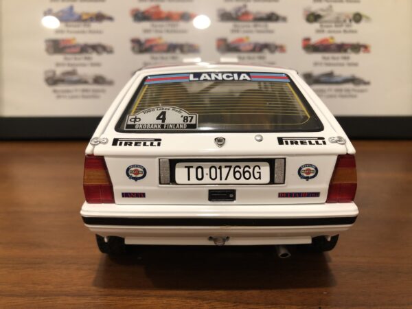 1/18 Kyosho 1987 Lancia Delta HF 4WD #4 Winner 1000 Lakes Rallye Martini Lancia Alén Markku, Kivimäki Ilkka - Image 3