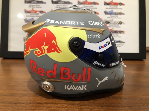 Sergio Pérez Bell Mini Helmet Formula 1 GP 2022 1:2