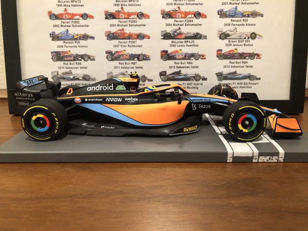 1/18 Minichamps 2022 Formula 1 Lando Norris McLaren MCL36 #4 Bahrain GP - Image 2