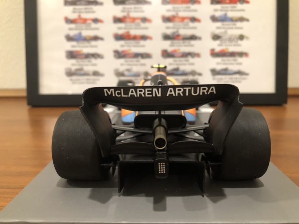 1/18 Minichamps 2022 Formula 1 Lando Norris McLaren MCL36 #4 Bahrain GP - Image 4