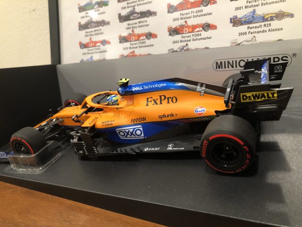 F1 Model Minichamps 1/18 McLaren MCL35D Pole Position Russian Gp 2021 #4 L. Norris - Image 3