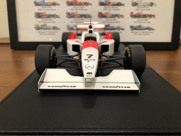 1/18 GP Replicas 1996 Formula 1 Mika Häkkinen McLaren MP4/11 #7 6th Monaco GP - Image 3