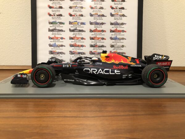 Model F1 Spark 1/12 RedBull Racing RB19 Winner Japanese GP 2022 #1 M.Verstappen