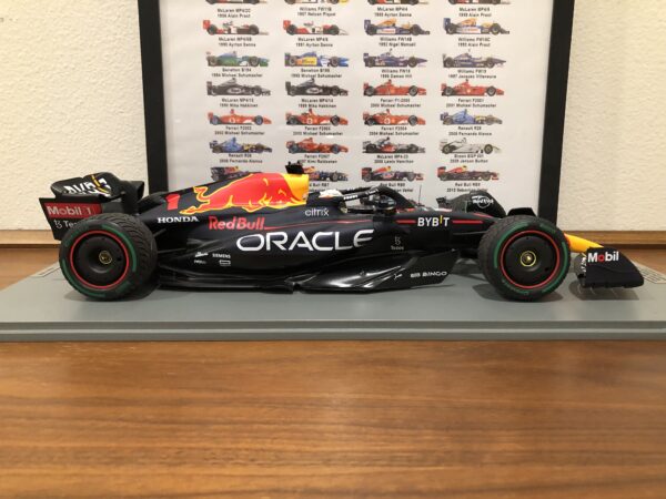 Model F1 Spark 1/12 RedBull Racing RB19 Winner Japanese GP 2022 #1 M.Verstappen - Image 2