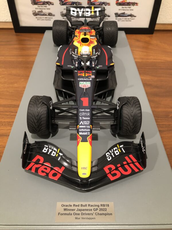 Model F1 Spark 1/12 RedBull Racing RB19 Winner Japanese GP 2022 #1 M.Verstappen - Image 5